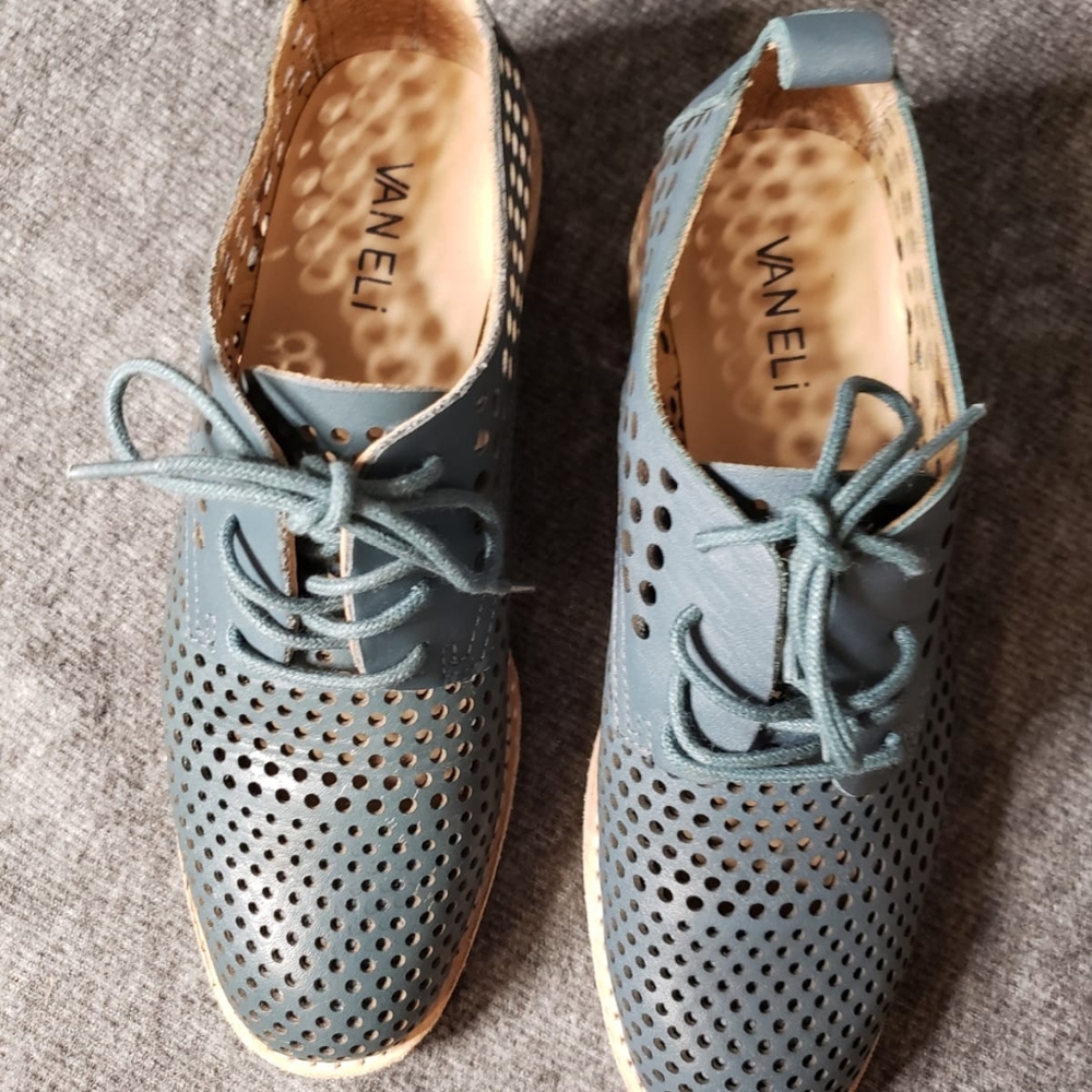 Vaneli casual perforated green shoe